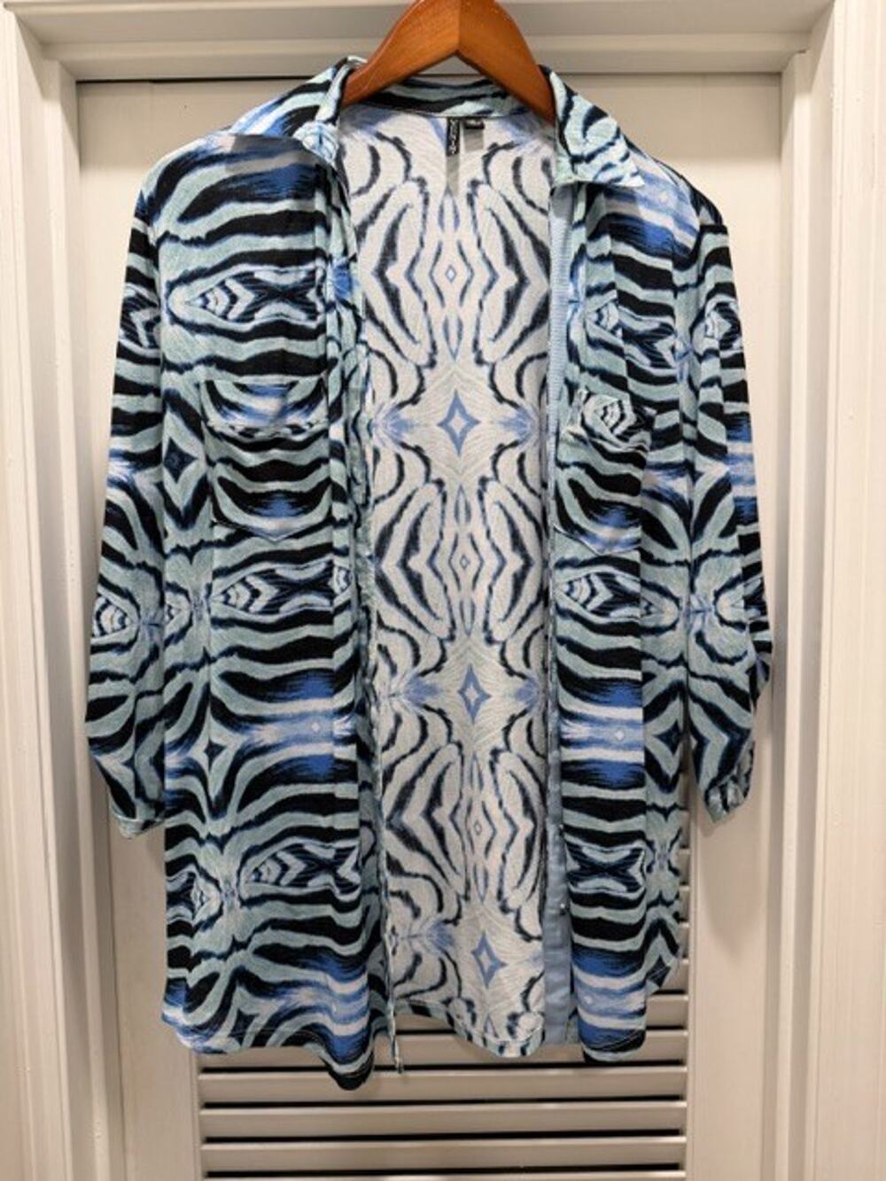 Venini woman top button Front shirt 3/4 sleeves size xl Blue